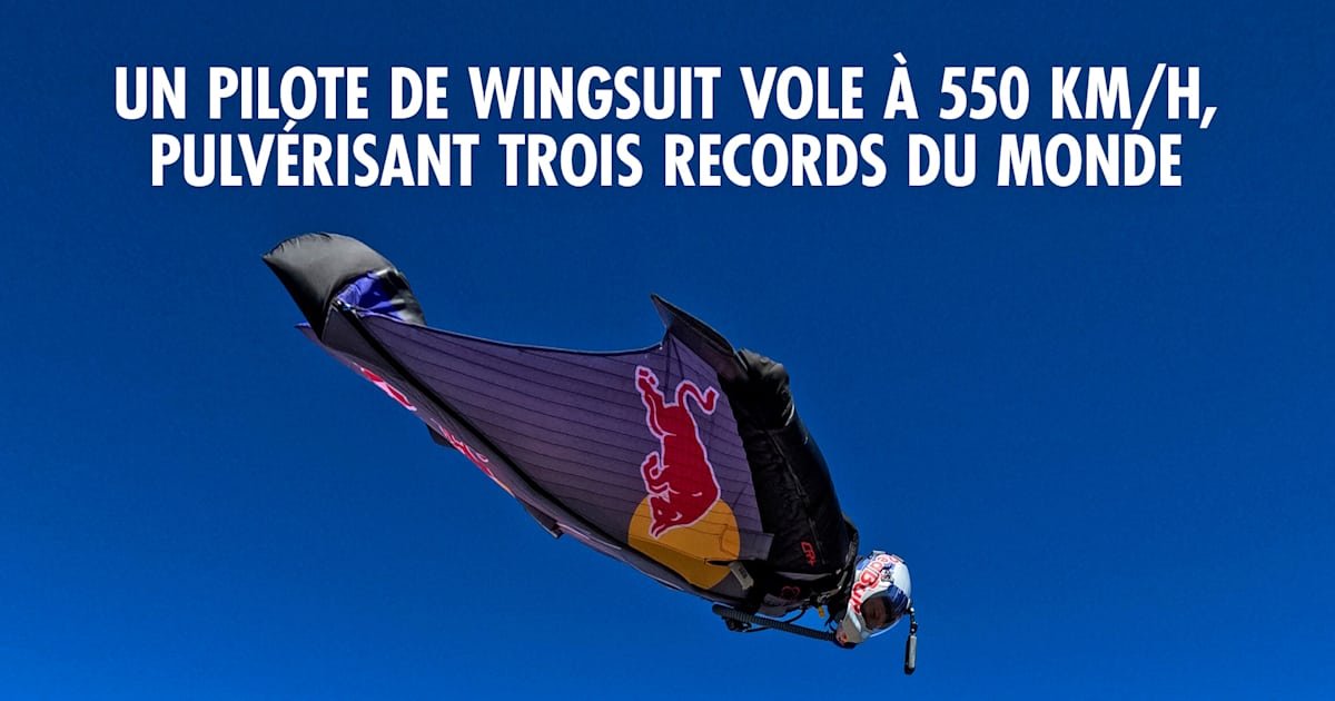 Sebastián Álvarez en vol wingsuit lors de son record du monde