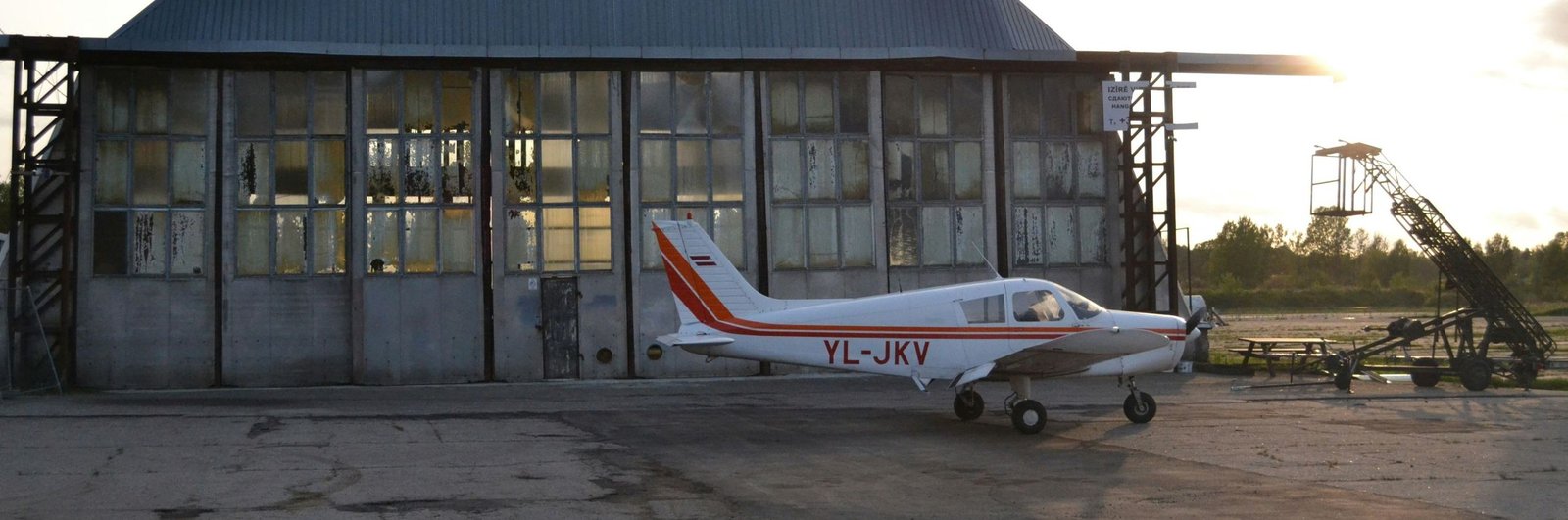 Avion sur la piste